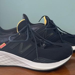 New Balance Womens Fresh Foam ROAV V1 Sneaker